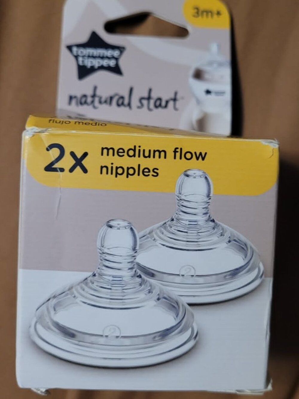 new TOMMEE TIPPEE 2-PACK MEDIUM FLOW NIPPLES natural start